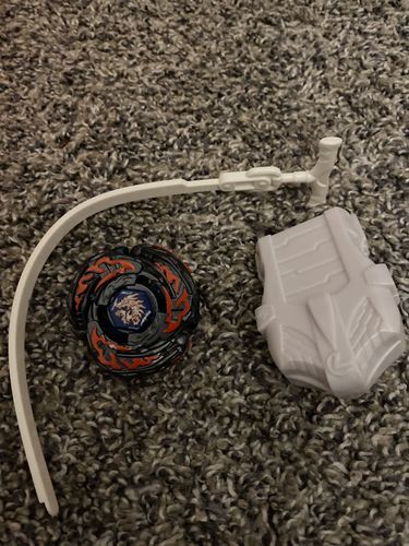 Customer photo review of Takara Tomy L-Drago Destructor Beyblade BB-108 / L Drago Destroy F:S - With Left Spin Launcher