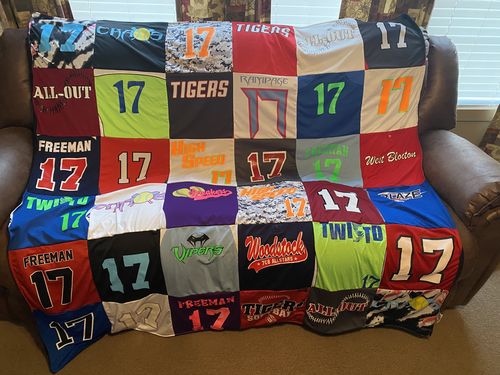T-shirt quilt featuring tigers by Chasity from AL