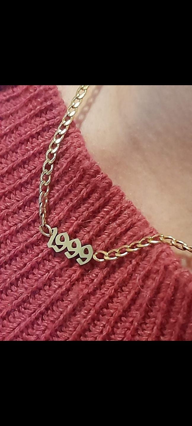 Customer photo review of Jahreszahl Halskette | 18K vergoldet