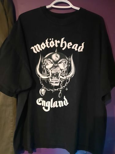 Customer photo review of Vintage Motorhead England Heavy Metal Band T Shirt Size 2XL