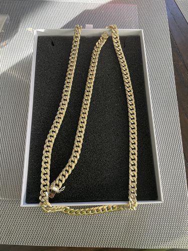 Customer photo review of 10KT Gold Miami Cuban Box Lock Chain 001