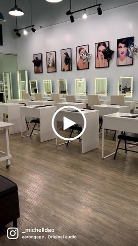 Customer video review of CosmoGlo Mini Ring Light Macro Lens