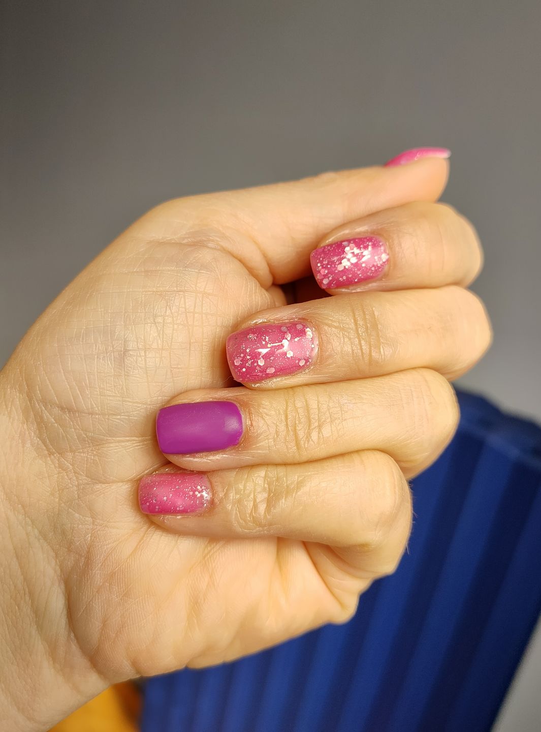 Customer photo review of Smalto Semipermanente LCI -  Big Babol Pink