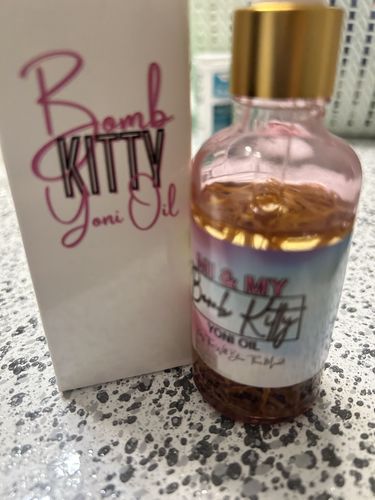 Customer photo review of Bomb Kitty Yoni Oil