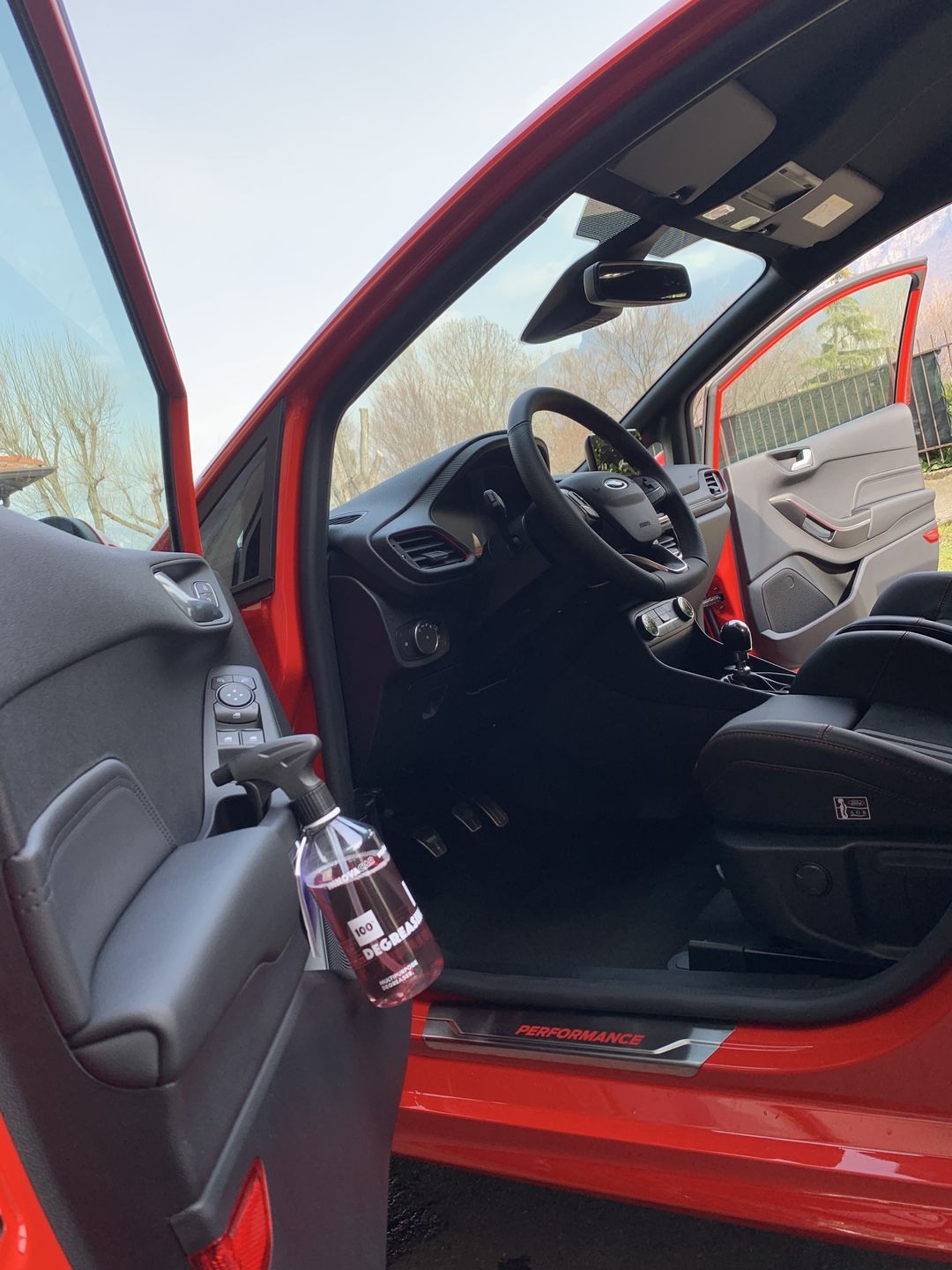 Customer photo review of INNOVACAR 100% DEGREASING: Car Degreaser and Universal Car Cleaner