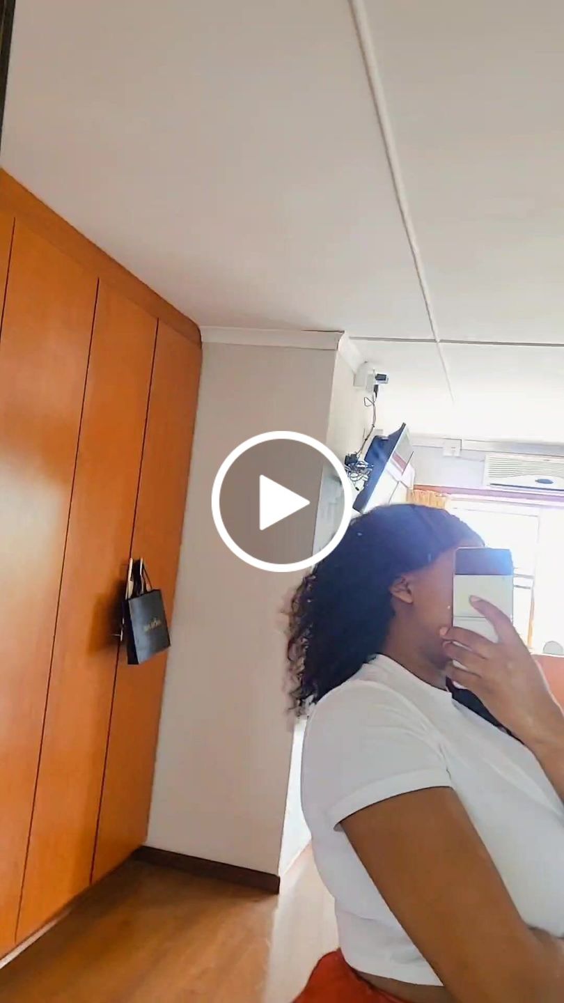 Customer video review of Malaysian curly 20 inch wig