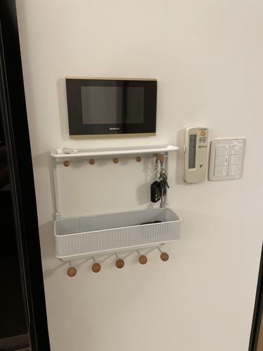 淑萍 review of 收納好設計 牆壁置物掛鉤組合架 by umbra image 1 out of 1