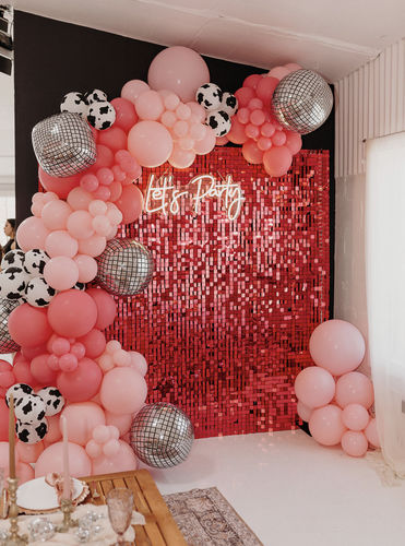 Customer photo review of Rosered Shimmer Wall Panels – Easy Setup Wedding/Event/Theme Party Decorations