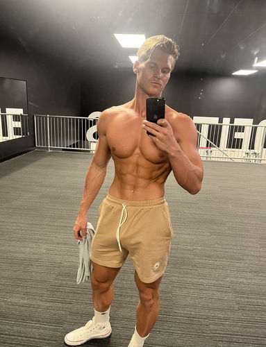 Customer photo review of Men's Classic Sol Short, Sand