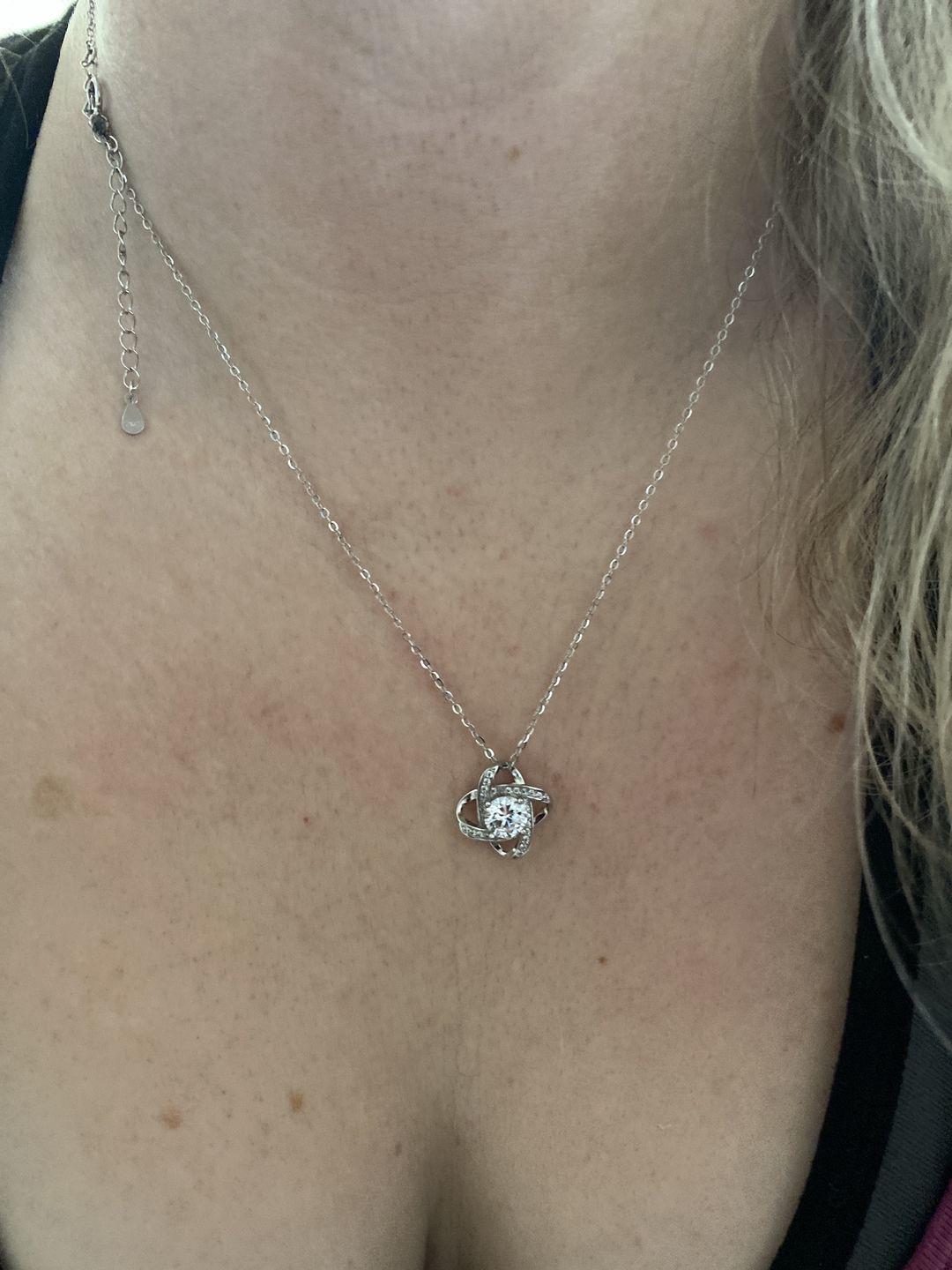 Customer photo review of Eternal Rose Box - With Real Rose & Necklace
