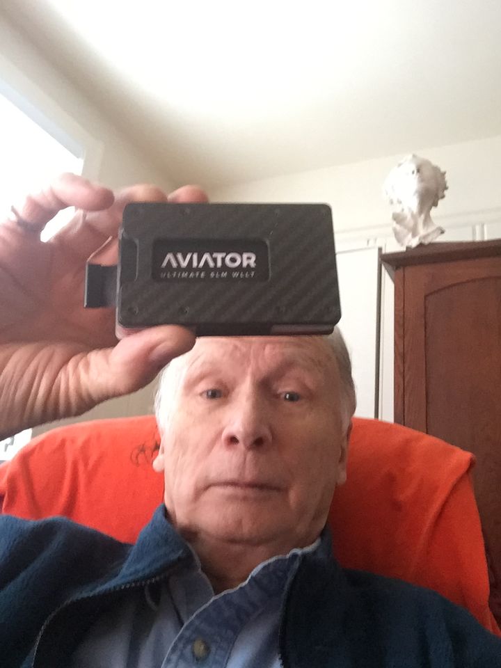 Customer photo review of Carbon Fiber 3K matte Slim Wallet