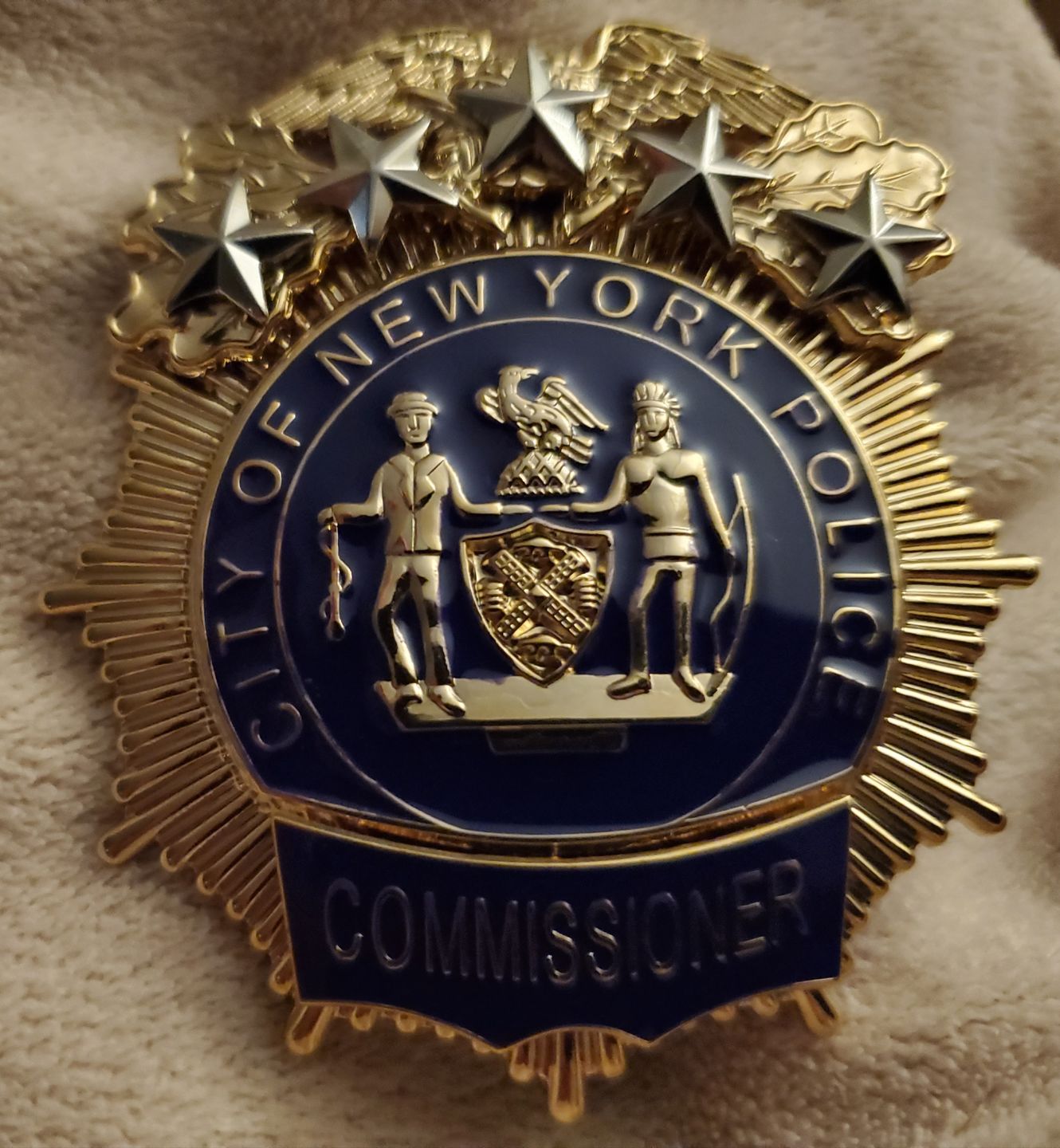 Customer photo review of NY New York Police Badge Replica Movie Props 1/2/3/4/5 Star (Optional)