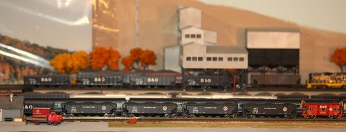 Customer photo review of BLI 7421 ARA 70-Ton Quad Hopper, B&O W2b, 40s/50s w/ Capital Dome, 4-pack B, N Scale
