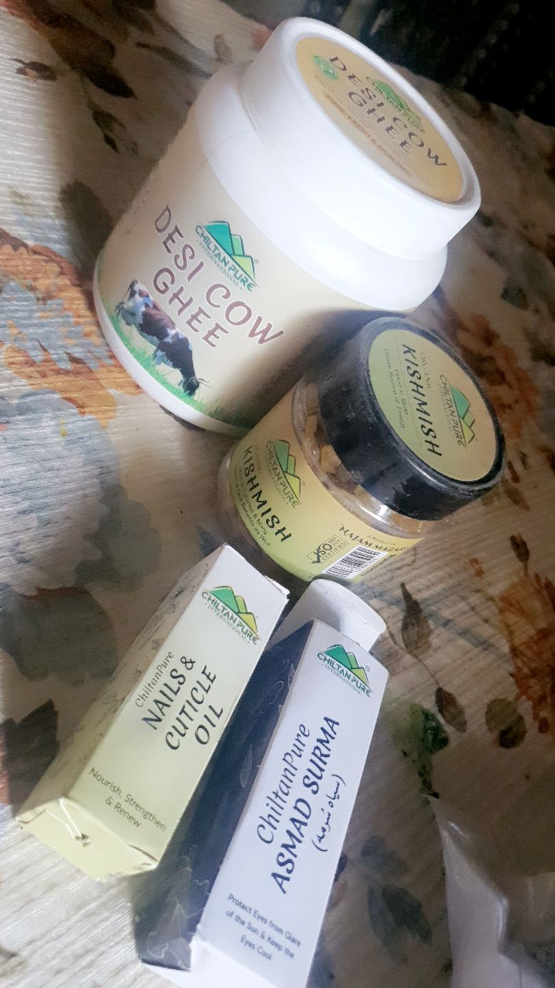 Customer photo review of Asmad Surma (سیاہ سُرمہ) – Protect Eyes from Glares of the Sun, Prevents Eyes Infection, Keeps the Eyes Cool & Make Eyes Appear Bigger
