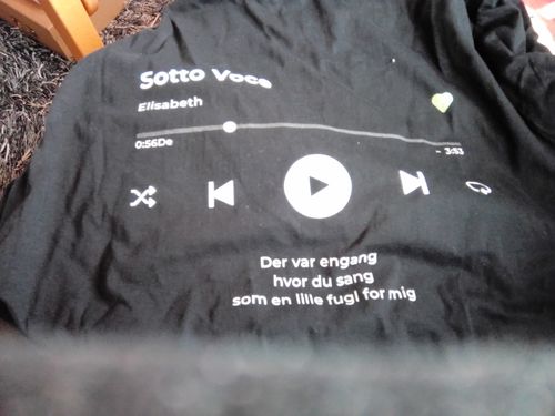 Customer photo review of Your Favorite Song T-Shirt Music Player