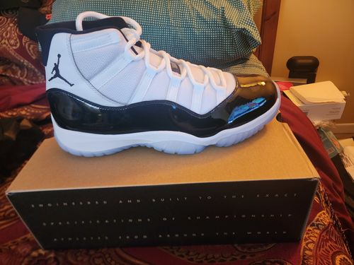 Customer photo review of Jordan 11 Retro Playoffs Bred (2019)