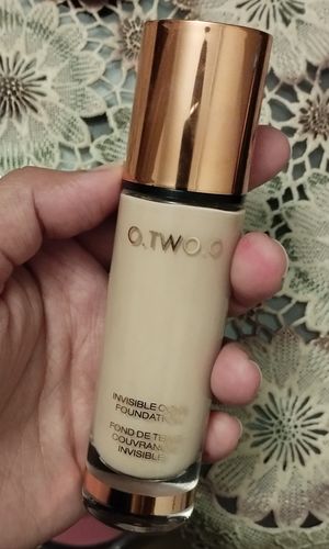 Customer photo review of O.TWO.O INVISIBLE COVER FOUNDATION