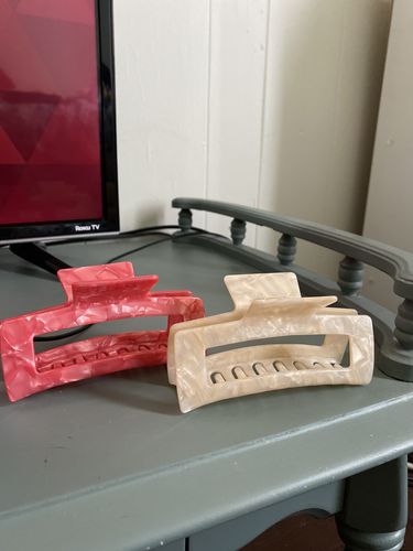 Customer photo review of TR x Bethany XL Claw Clip