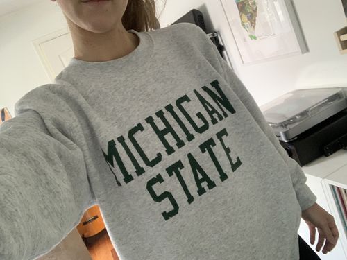 Customer photo review of Vintage Michigan State University Sweatshirt Size Large Fits Medium