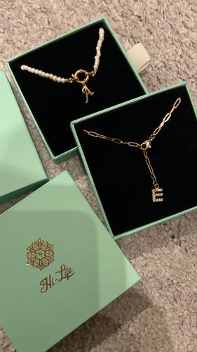 Customer photo review of Initial Pearl Kette 14K Vergoldet