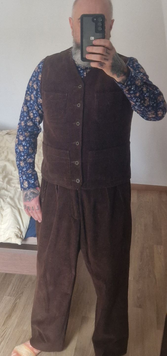 Customer photo review of 12.5 oz 8 Wale Corduroy Trousers - Brown