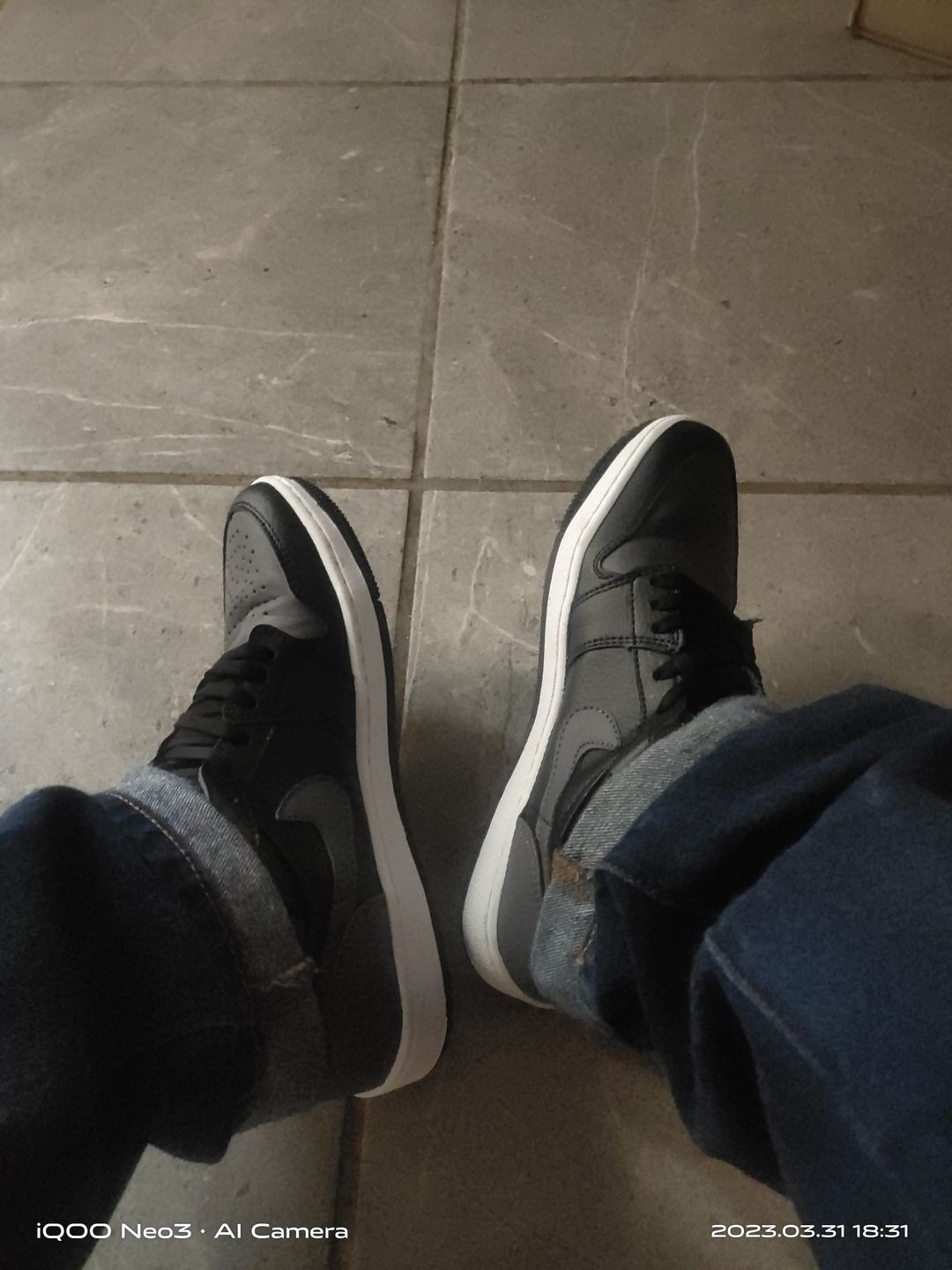 Customer photo review of Tenis Retro 1 Gris Inter
