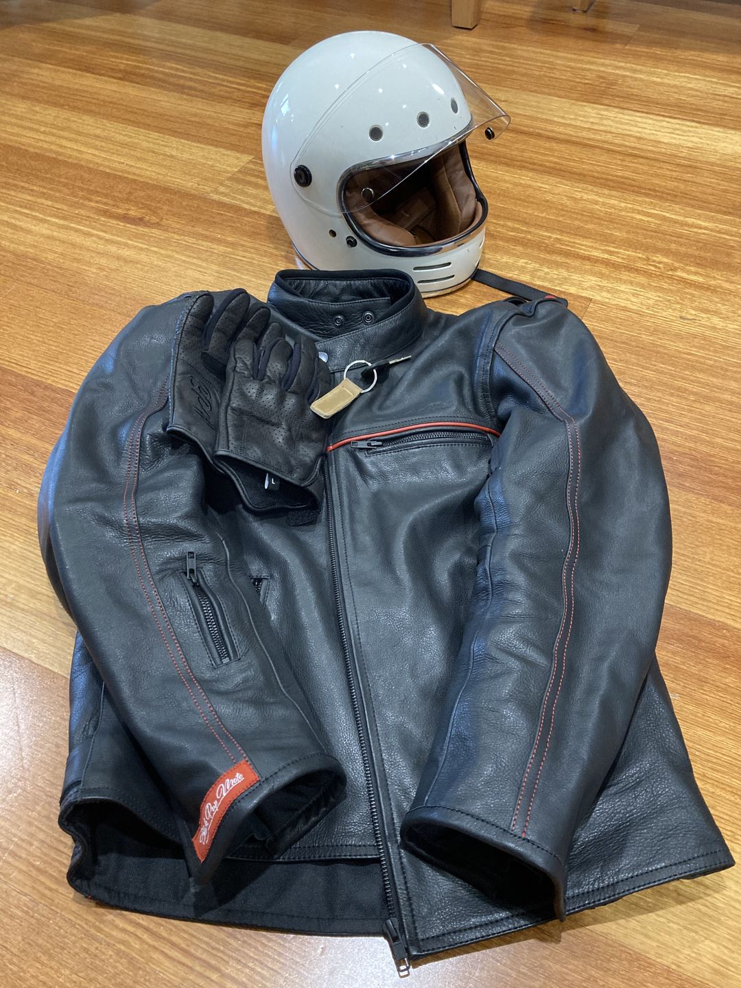 Customer photo review of Gen 2 Thumpa's | Short Cuff Summer Motorbike Gloves | Kevlar + Perforated Black Leather