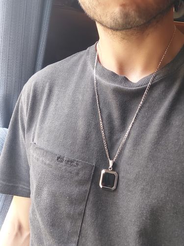 Reseña con foto de un cliente sobre Black Week - Rude Silver (Pendiente y Collar) SS316L Onyx