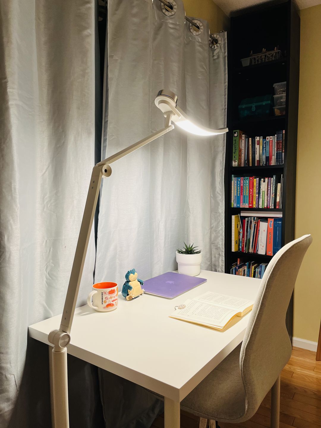 Customer photo review of Happy Nocnoc Led Reading Floor Lamp (US and CA Only)