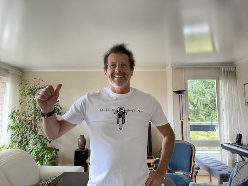 Customer photo review of Pack T-shirt + sticker concours