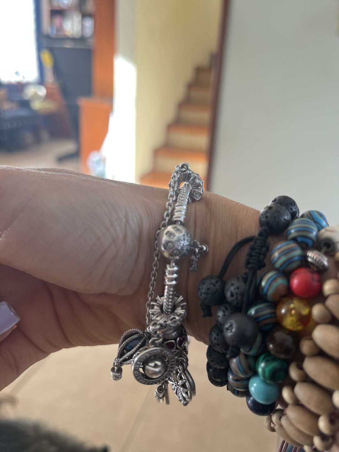 Customer photo review of Pulsera Huella de Perrito Diamantado