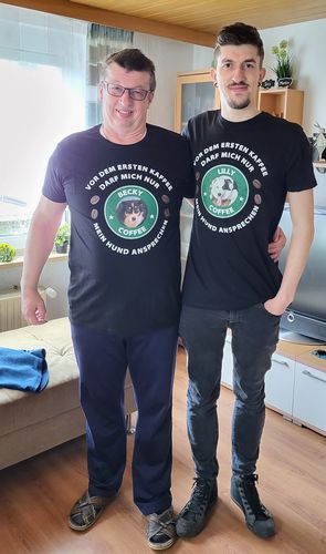 Customer photo review of Vor dem ersten Kaffee darf mich nur mein Hund ansprechen - T-Shirt Unisex