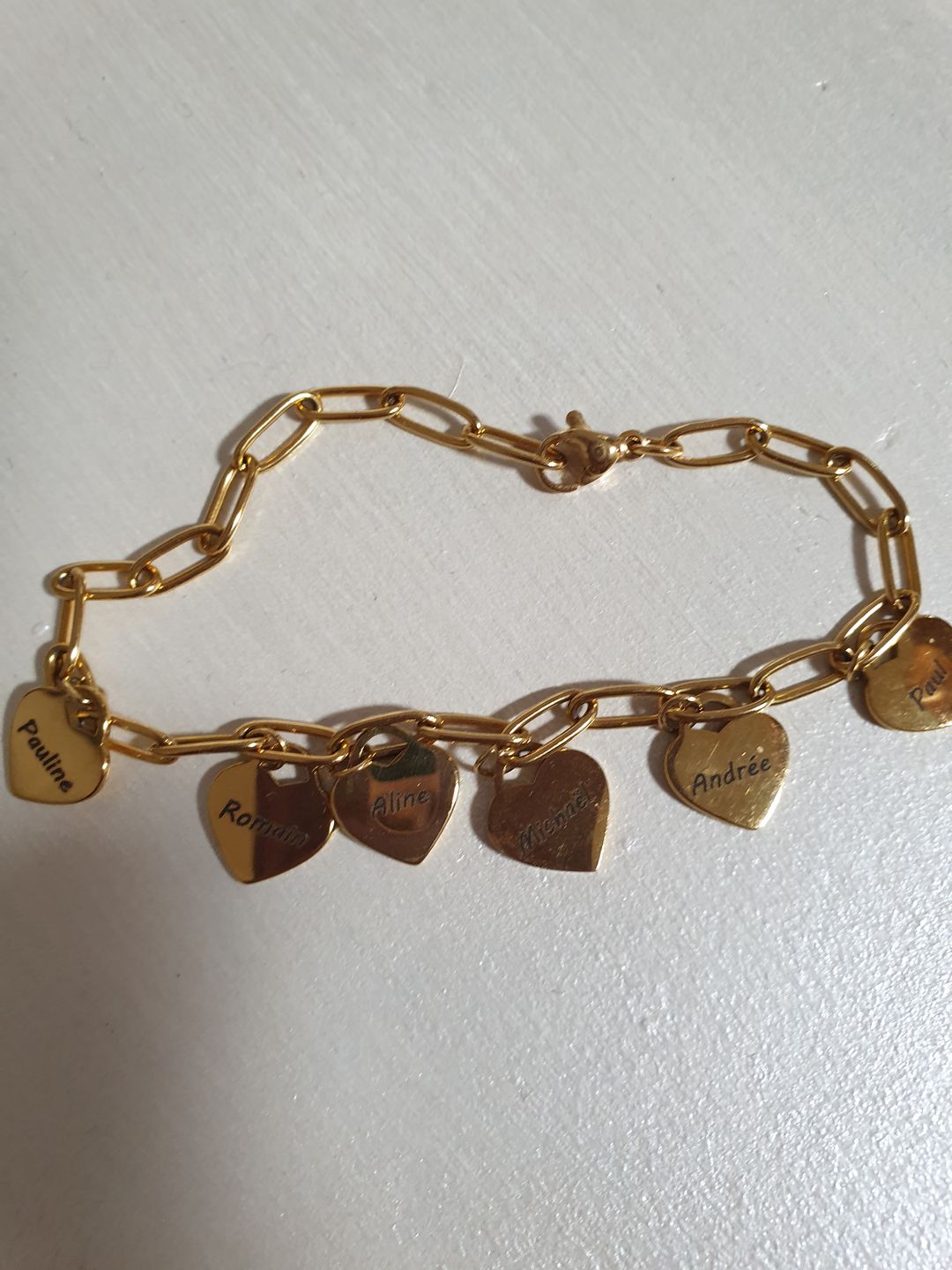 Customer photo review of Bracelet LOANYA avec pendentifs cœur personnalisés
