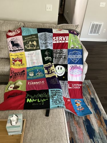 T-shirt quilt from the cheerleader program by Kristy from TN