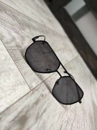 Customer photo review of Aluminum Photochromic Polarized Sunglasses
