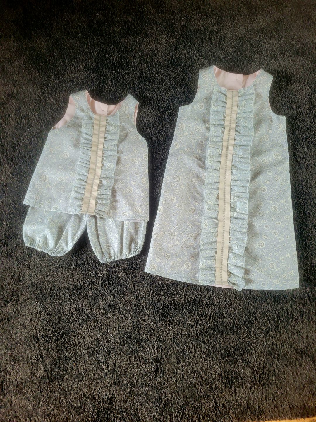 Customer photo review of Elegant Floral Rose & Hubble Cotton Poplin Fabric