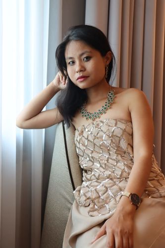 Customer photo review of Rubans Gold Plated Handcrafted Stone Statement Necklace Set