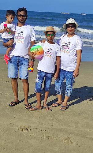 Customer photo review of The Beach is Calling Family T-Shirts Set of 3 & 4 for Mom, Dad, Son & Daughter