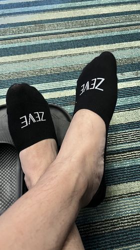 Customer photo review of Anti Slip No-Show Invisible Socks