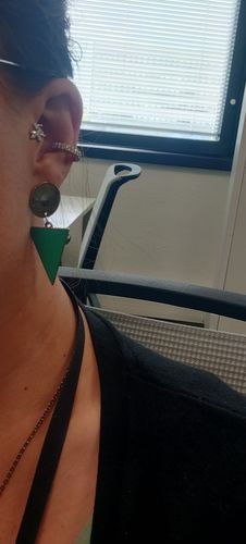 Customer photo review of Le faux piercing Noella : Tragus