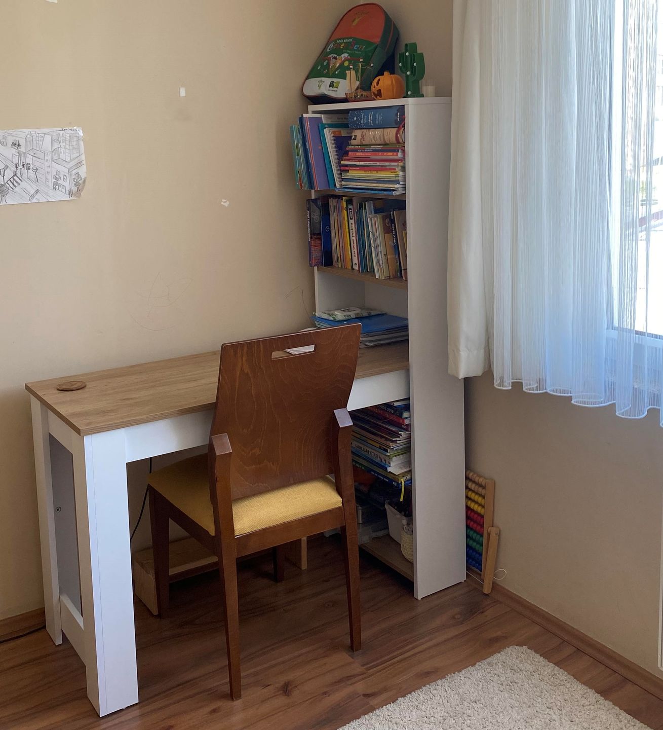 Customer photo review of Rani HA106 Raflı Çalışma Ofis Bilgisayar Masası Sepet Ceviz - Beyaz