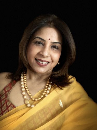 Customer photo review of Rubans Traditional Handmade Pearl And Antique Gold Beads Strand Multilayer Necklace Set