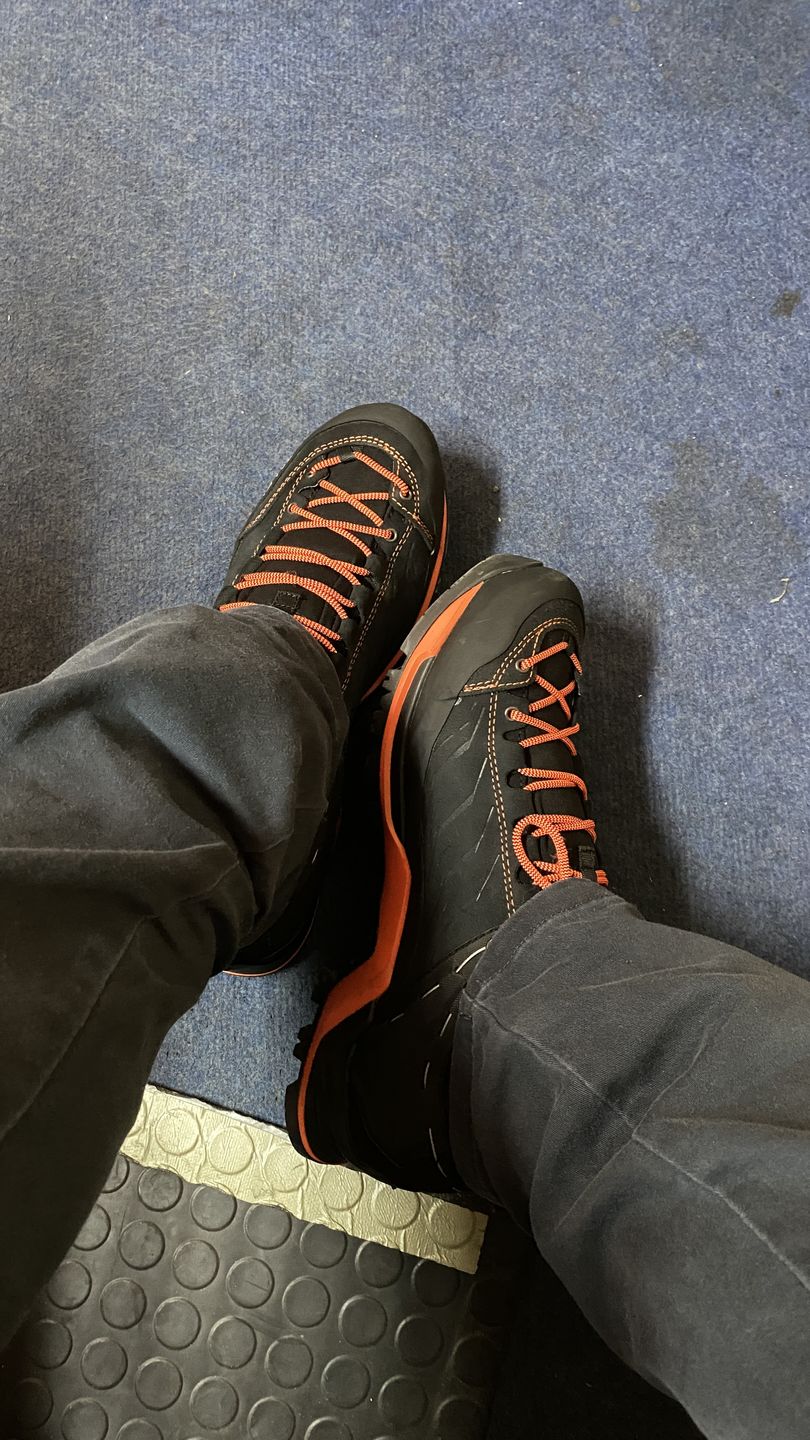 Customer photo review of Zapato Hombre Mtn Trainer Mid Gtx