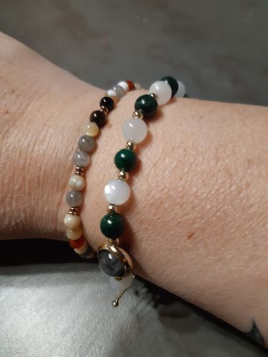 Customer photo review of Bracelet Anti-Douleurs en Malachite et Pierre de Lune | Or fin