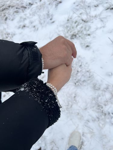 Customer photo review of LOANYA Pulsera de perlas con colgante