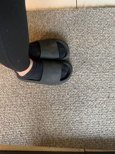 Customer photo review of The Cushy Slides™