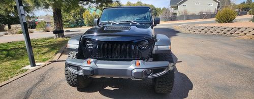 Customer photo review of Vader Grille w/ Mesh - Glossy Black for 18-23 Jeep Wrangler JL & Gladiator JT