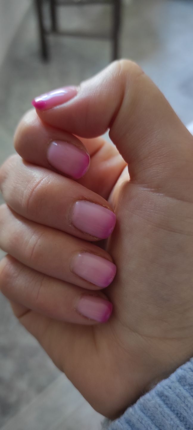 Customer photo review of Smalto Semipermanente LCI -  Big Babol Pink