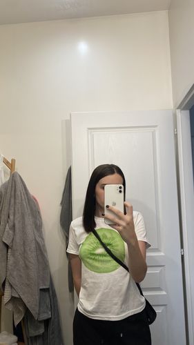 Customer photo review of 'Kiwi' baby tee