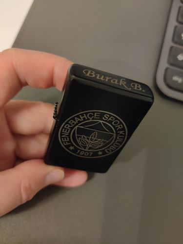 Customer photo review of Fenerbahce Benzin Feuerzeug mit Wunschname
